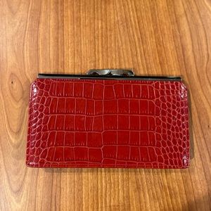 Red Abas Clutch